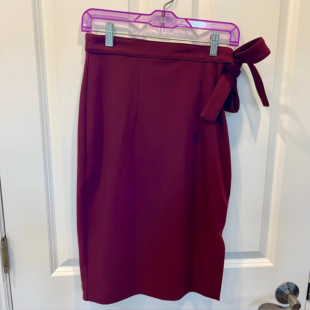 Women’s SZ 4 Express Burgundy Pencil Skirt Fully Lined with Tie Front